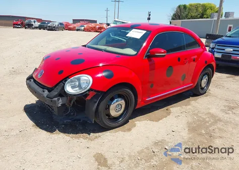2014 Volkswagen Beetle 2.5L z USA, uszkodzony, nr VIN 3VWHX7AT8EM607412